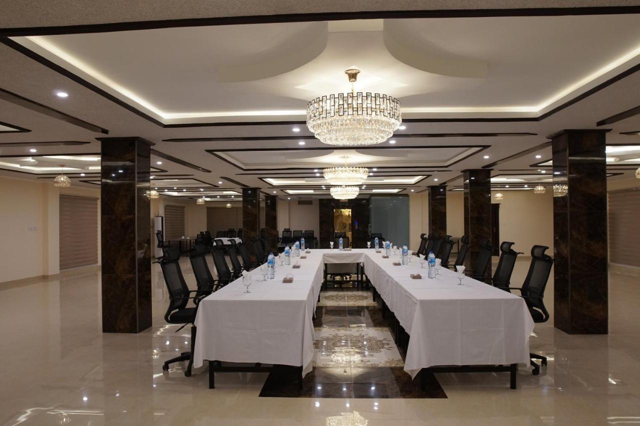 Swat Palace Hotel By Northin Mam Derai Exterior foto